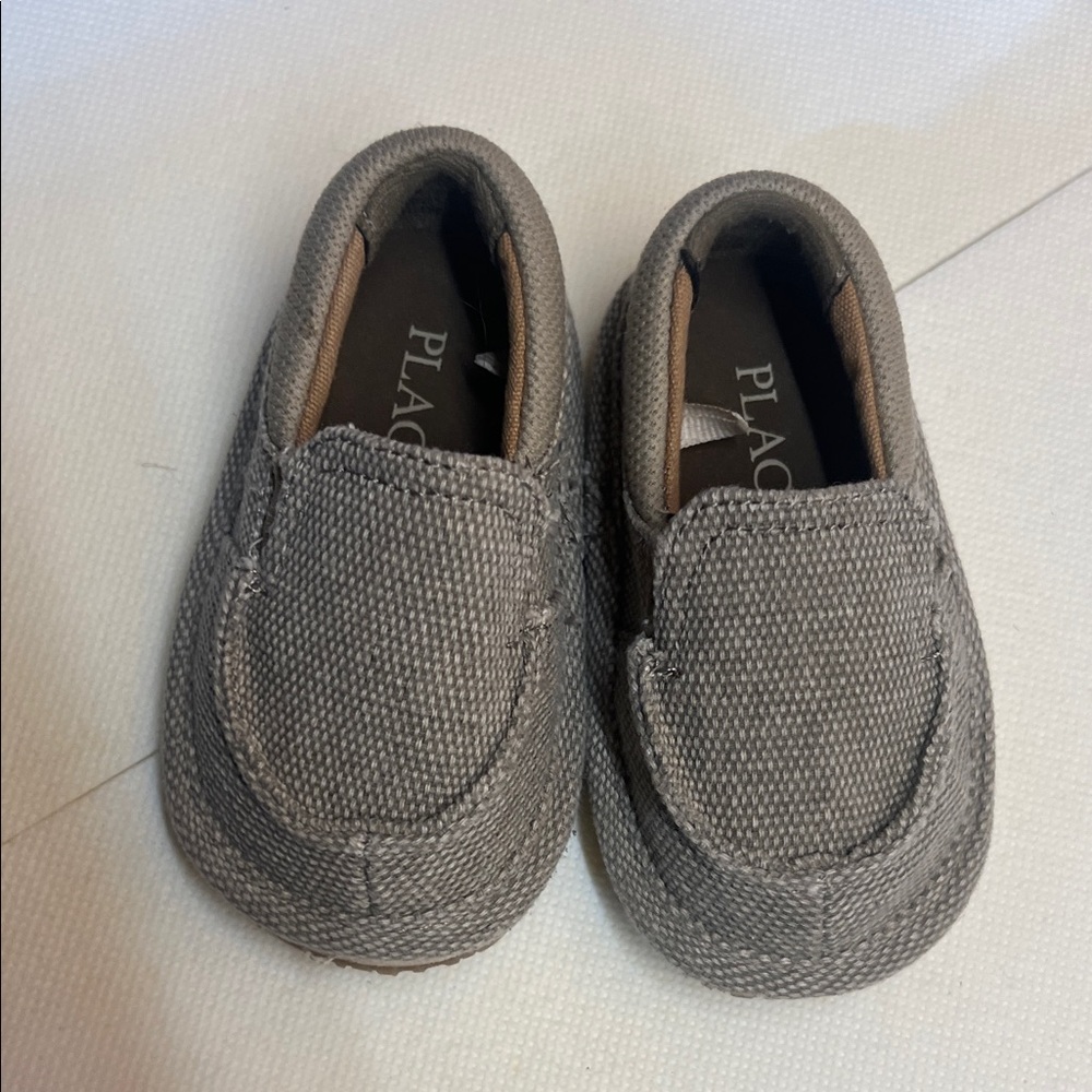 Bundle of 3 Pair of Kids Sneakers Size 4 - See Kai Run! - Picture 3 of 7